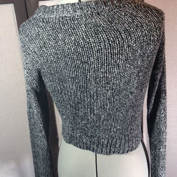 Say What? Cropped Grey Crew Neck Sweater Med. Extra Long Sleeves/Ribbed Accents - Picture 4 of 13